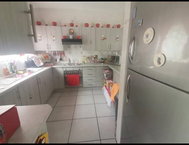 3 BEDROOM APARTMENT FOR SALE IN ALBERTON NORTH